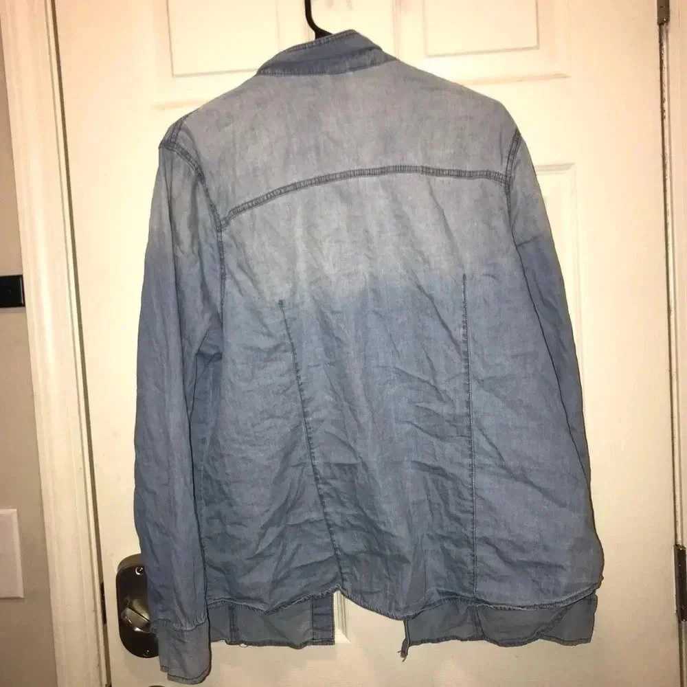🧾 Denim Button Down Shirt ☑️ - Picture 2 of 2